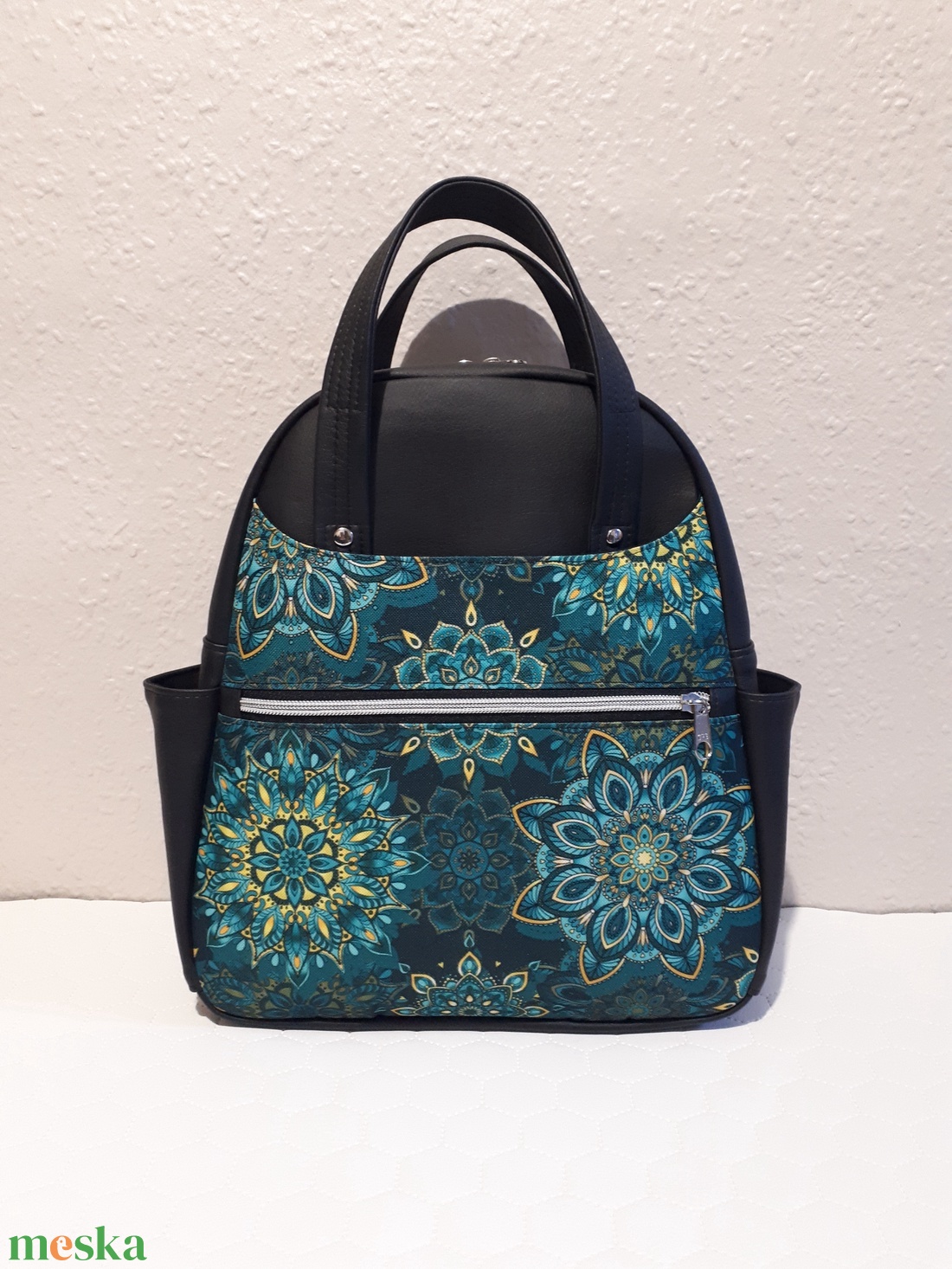 Türkiz mandalás hátitáska - táska & tok - hátizsák - hátizsák - Meska.hu