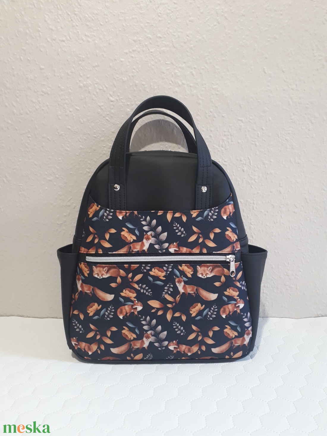 Zöld leveles hátitáska (Rókás táska fazonjában)  - táska & tok - hátizsák - hátizsák - Meska.hu