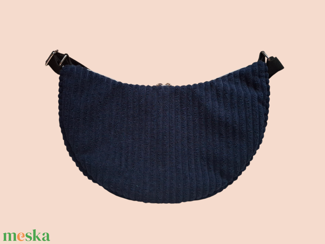 Sötétkék oldaltáska - táska & tok - kézitáska & válltáska - vállon átvethető táska - Meska.hu