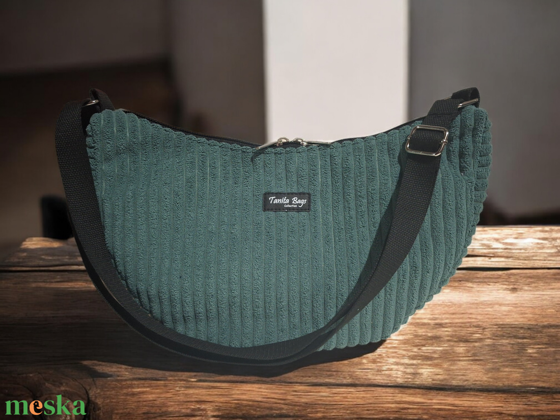 Sötétmenta oldaltáska - táska & tok - kézitáska & válltáska - vállon átvethető táska - Meska.hu