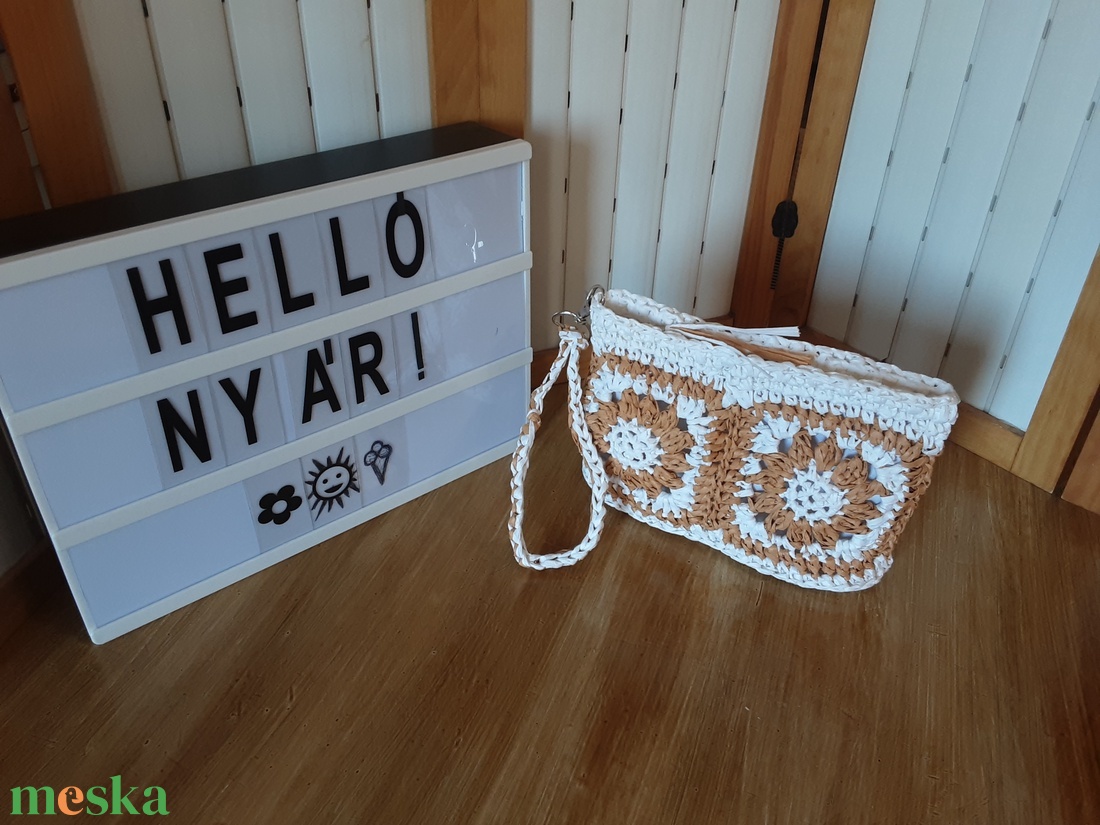 Nagyikockás horgolt raffia neszesszer - táska & tok - neszesszer - Meska.hu Nagyikockás horgolt raffia neszesszer - táska & tok - neszesszer - Meska.hu
