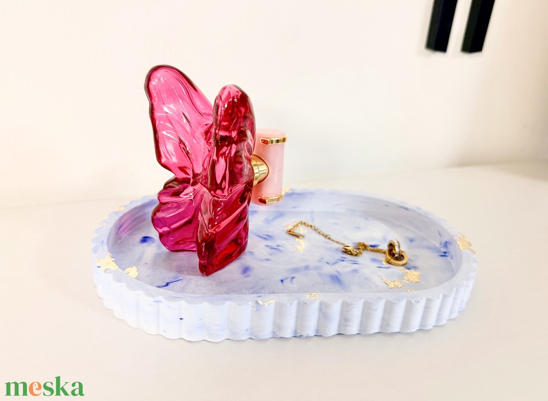 Kék hullámos szélű ékszertartó tálca - ékszer - ékszertartó - ékszertartó tál - Meska.hu