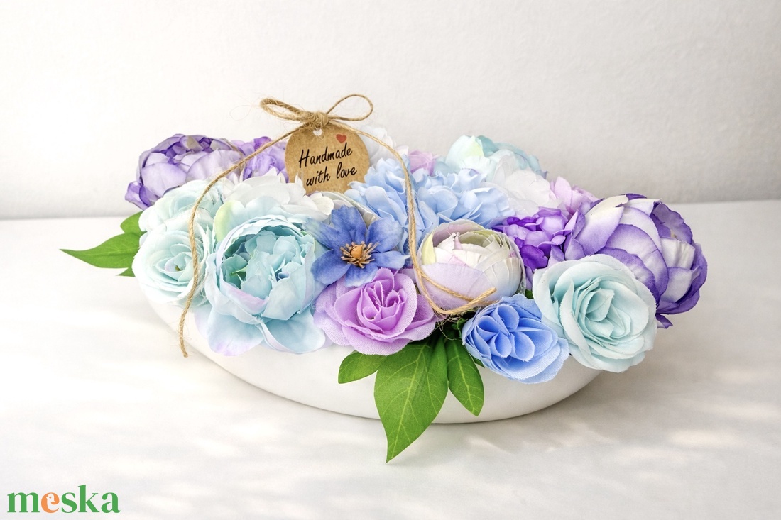 Kézzel készült virágdekor csónak tálban - otthon & életmód - dekoráció - asztal és polc dekoráció - asztaldísz - Meska.hu