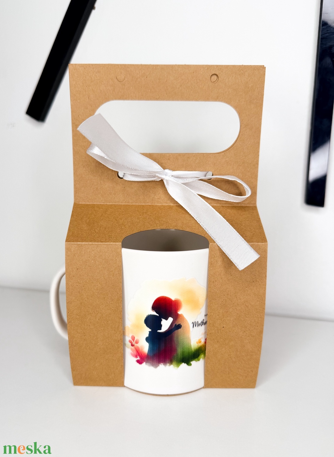 Anyák napi ajándék bögre - Egy ölelés anyának - otthon & életmód - konyhafelszerelés, tálalás - tálalás - bögre & csésze - Meska.hu