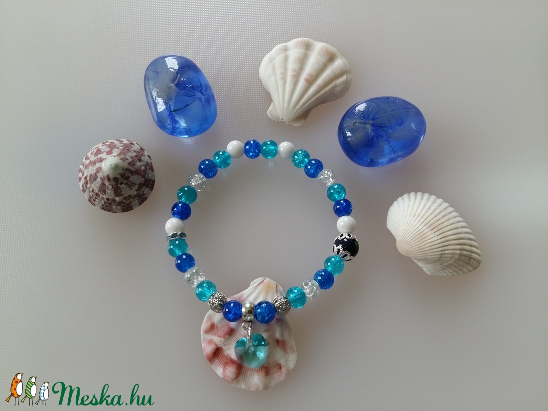 Tengerszem üveg és ásvány karkötő Swarovski szív medállal -  - Meska.hu