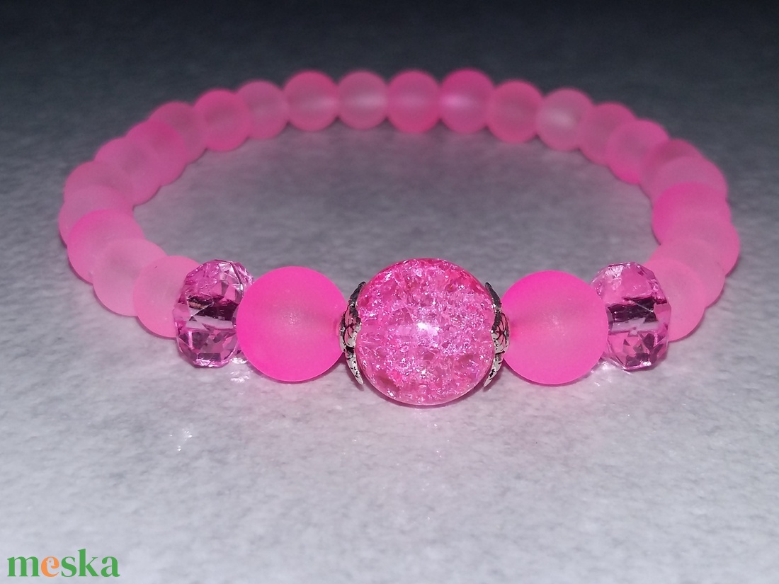 Pink jeges karkötő - ékszer - karkötő - bogyós karkötő - Meska.hu Pink jeges karkötő - ékszer - karkötő - bogyós karkötő - Meska.hu