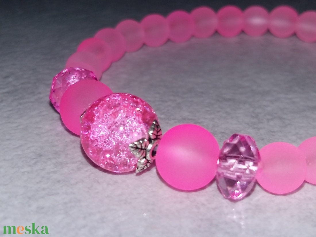 Pink jeges karkötő - ékszer - karkötő - bogyós karkötő - Meska.hu Pink jeges karkötő - ékszer - karkötő - bogyós karkötő - Meska.hu