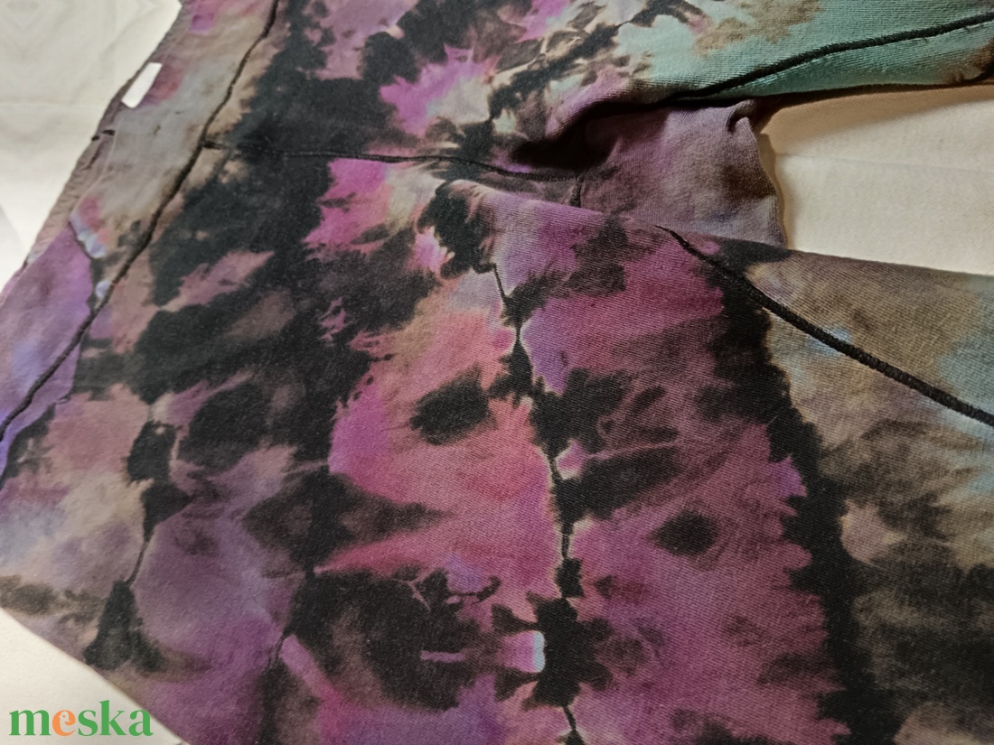 Batikolt pamut rövid leggings M - ruha & divat - női ruha - nadrág - Meska.hu Batikolt pamut rövid leggings M - ruha & divat - női ruha - nadrág - Meska.hu