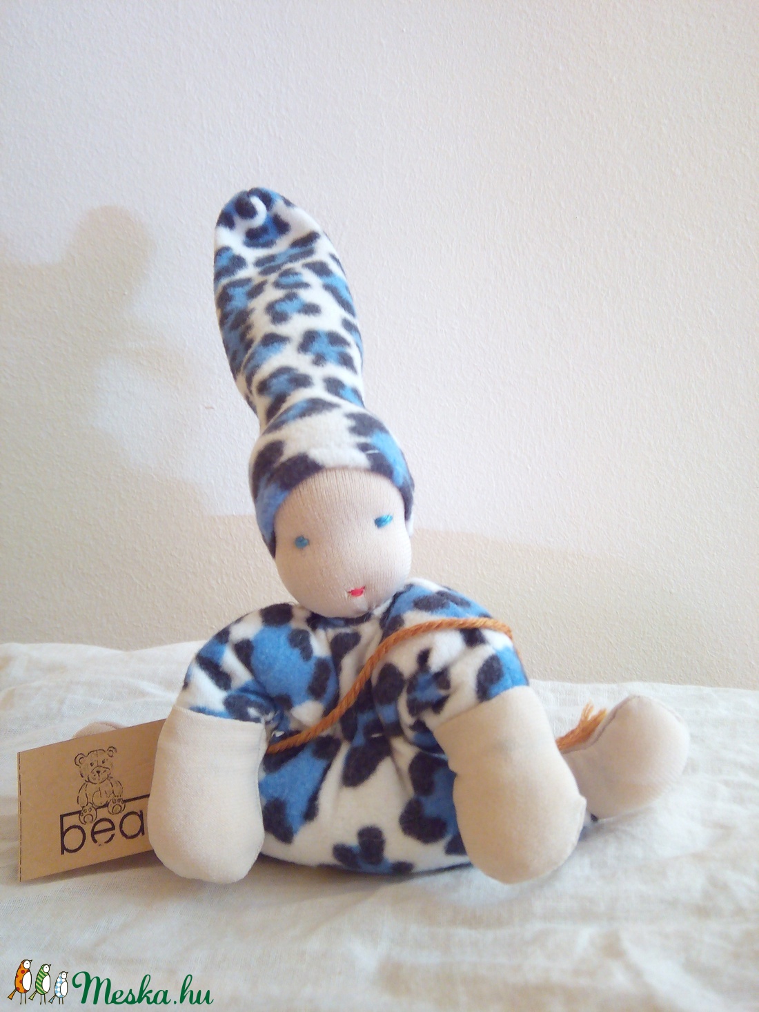 Picurka ülő Mandula-manó -  - Meska.hu