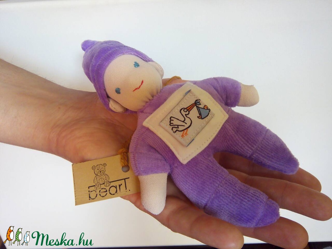 Tenyeremen hordozlak manó  : ) lila -  - Meska.hu