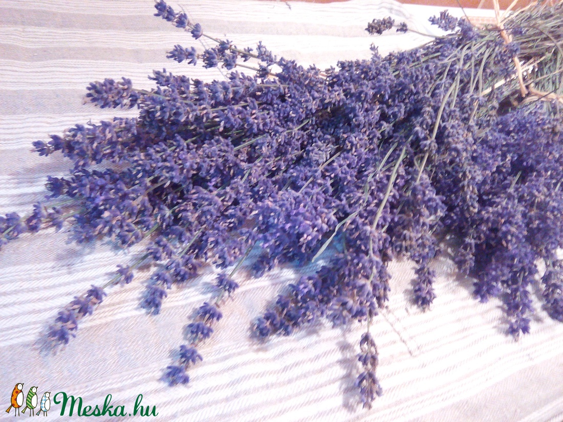 Gobelin szövésű, levendula mintás kislánytáska bőrfüllel.  -  - Meska.hu