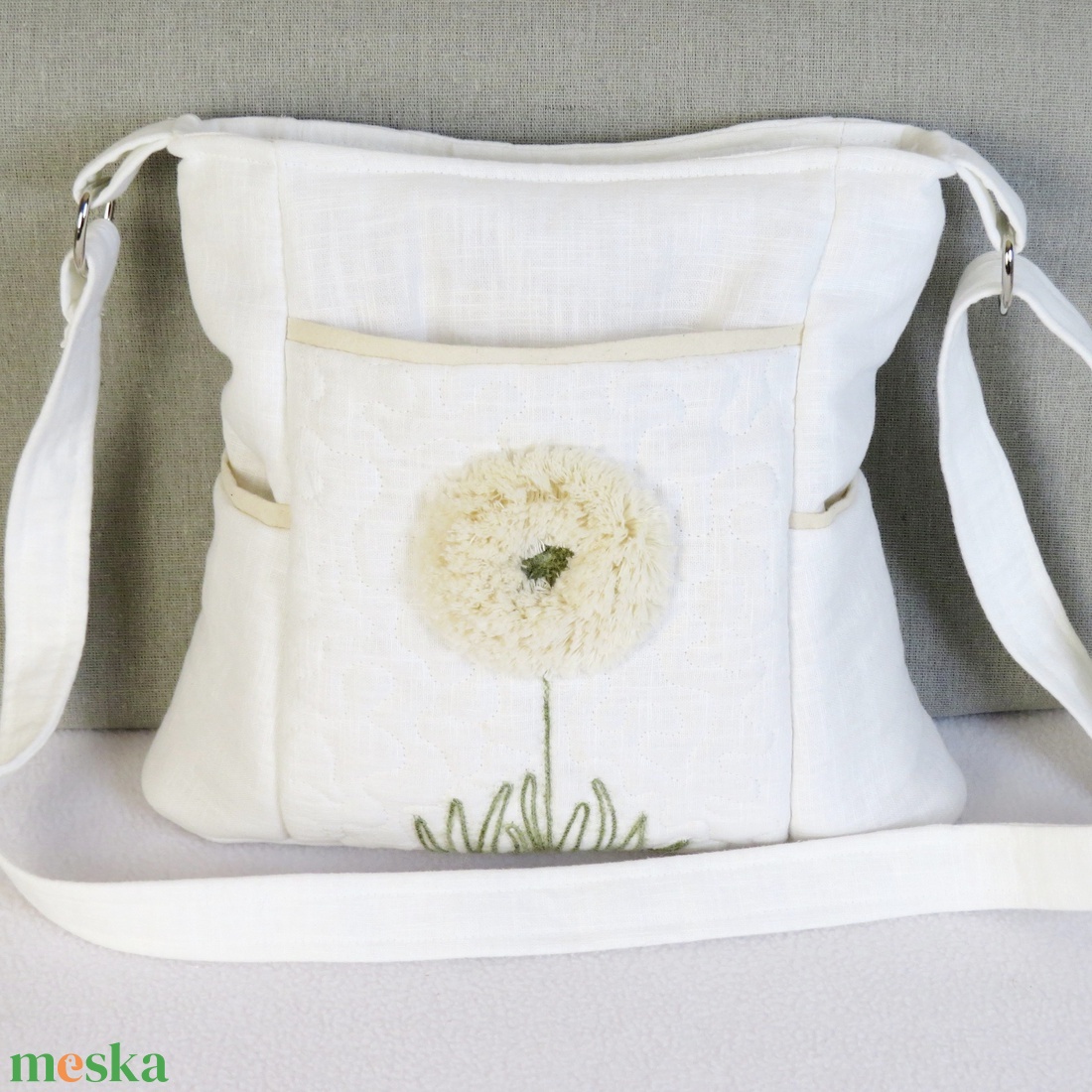 Len női válltáska, fehér táska sok zsebbel, pitypanggal, crossbody táska cipzárral, vállon átvethető füllel, sportos - táska & tok - kézitáska & válltáska - vállon átvethető táska - Meska.hu Len női válltáska, fehér táska sok zsebbel, pitypanggal, crossbody táska cipzárral, vállon átvethető füllel, sportos - táska & tok - kézitáska & válltáska - vállon átvethető táska - Meska.hu