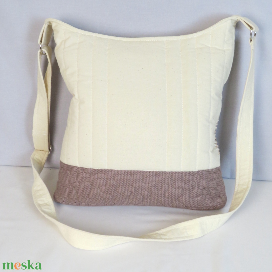 Táska, női válltáska, bézs, nyers női kézműves vászontáska, quilting, designer, horgolt betétekkel - táska & tok - kézitáska & válltáska - nagy pakolós táska - Meska.hu Táska, női válltáska, bézs, nyers női kézműves vászontáska, quilting, designer, horgolt betétekkel - táska & tok - kézitáska & válltáska - nagy pakolós táska - Meska.hu