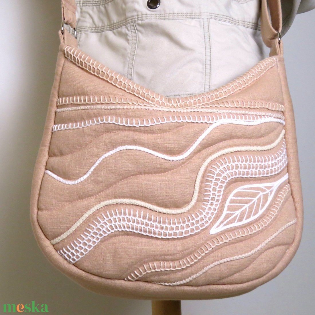 Táska, púder lenvászon válltáska, egyedi crossbody natural, leaf, levél applikációval - táska & tok - kézitáska & válltáska - válltáska - Meska.hu Táska, púder lenvászon válltáska, egyedi crossbody natural, leaf, levél applikációval - táska & tok - kézitáska & válltáska - válltáska - Meska.hu
