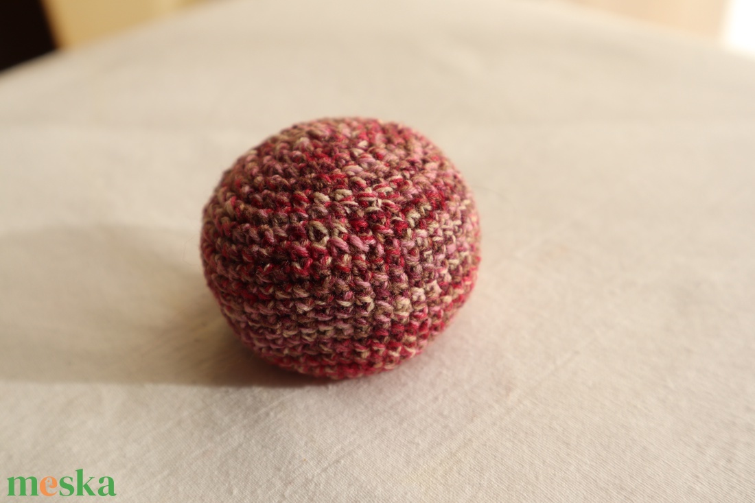 Horgolt footbag - rózsás színekben - játék & sport - készségfejlesztő és logikai játék - toronyépítő- és egyensúlyozó játékok - Meska.hu Horgolt footbag - rózsás színekben - játék & sport - készségfejlesztő és logikai játék - toronyépítő- és egyensúlyozó játékok - Meska.hu