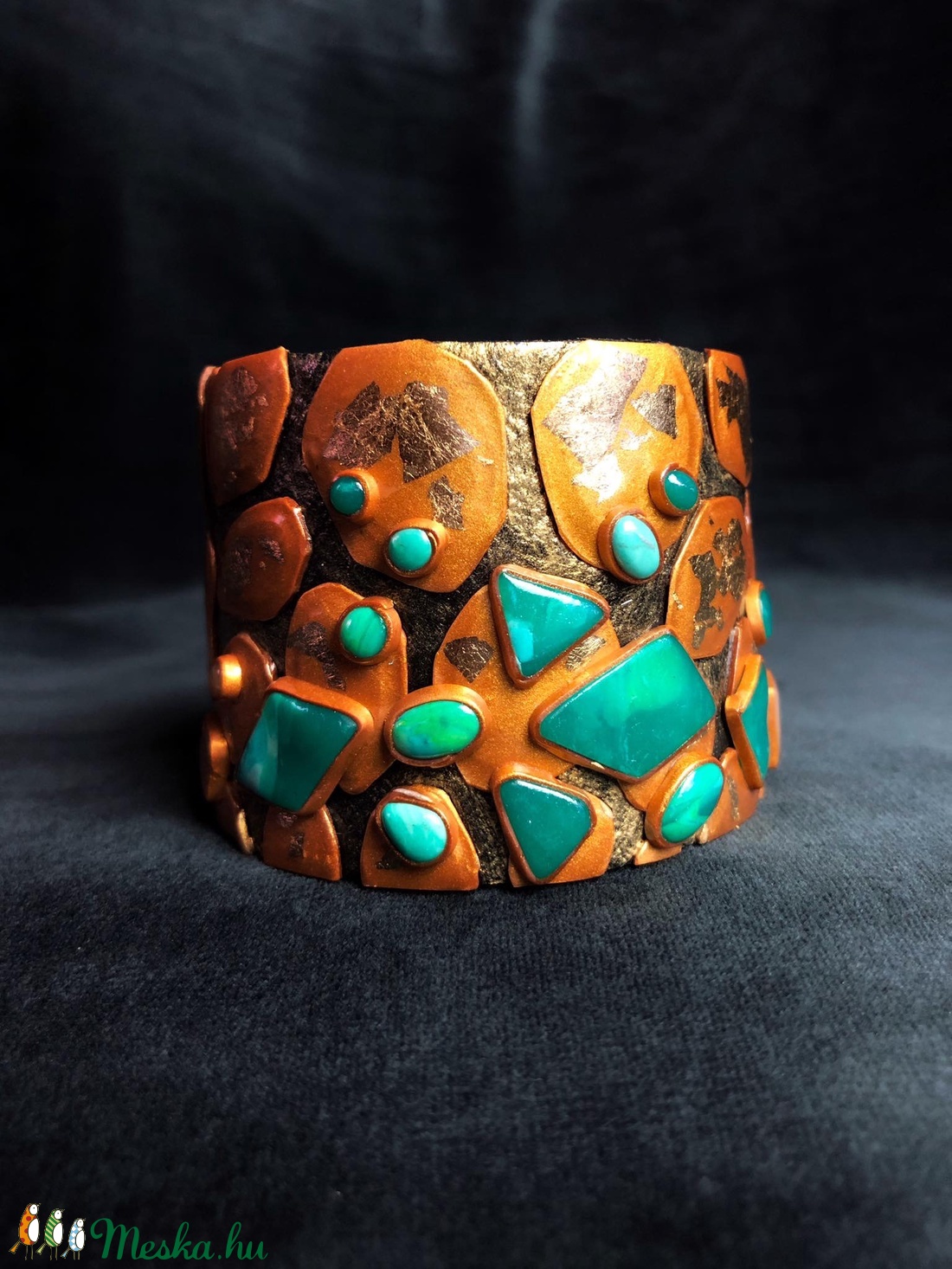 Arany színű,Antik hatású karkötő kövekkel - ékszer - karkötő - széles karkötő - Meska.hu