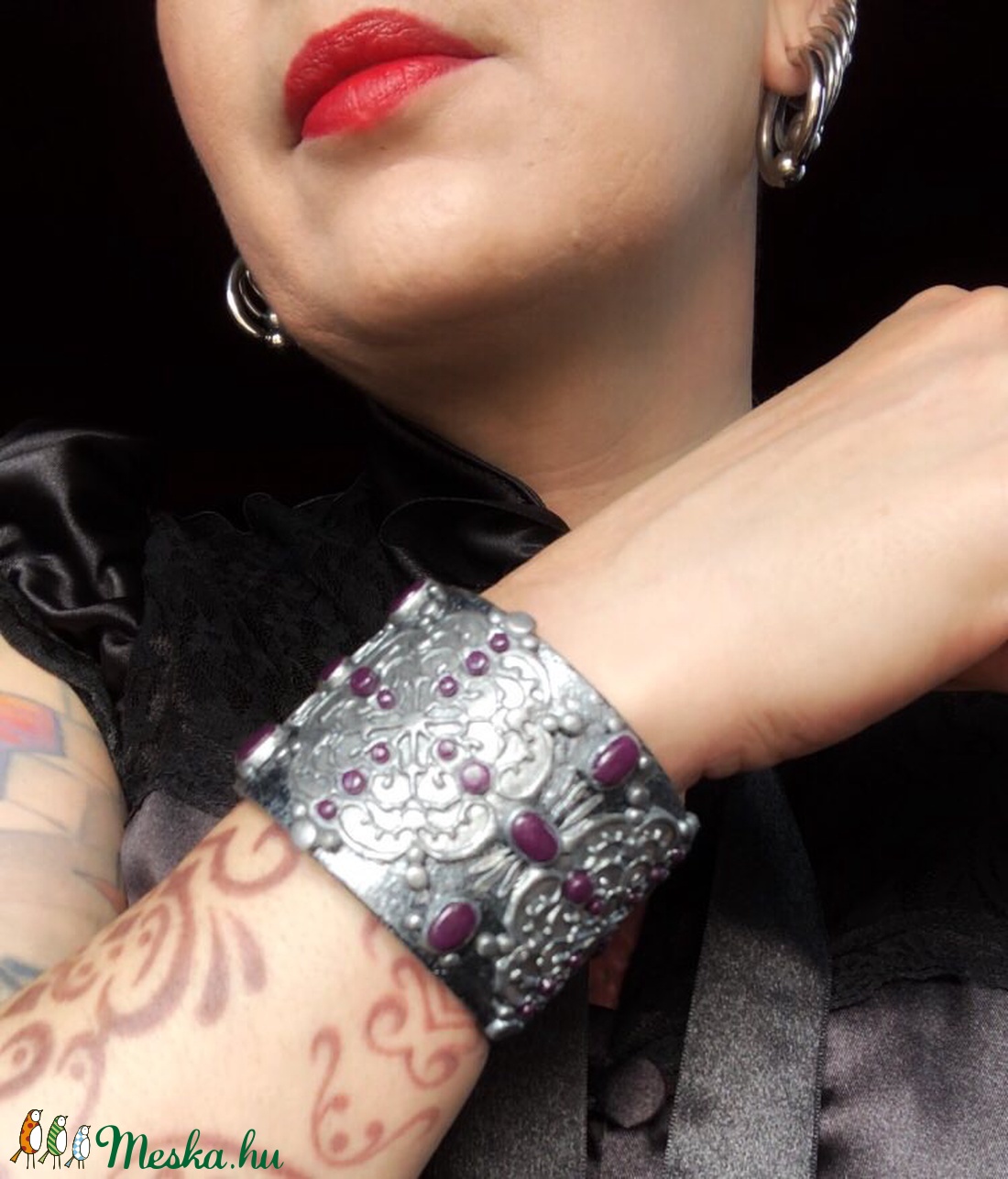 Lila köves Gothic karkötő - ékszer - karkötő - széles karkötő - Meska.hu