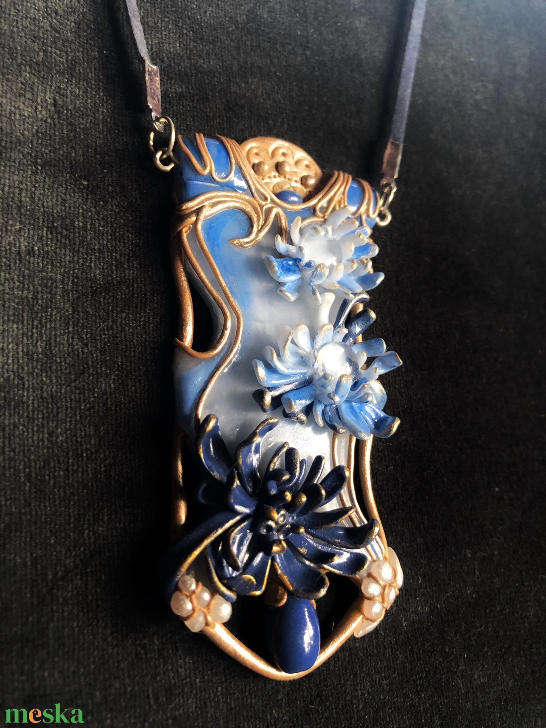 Kék virágos Art Nouveau nyaklánc - ékszer - nyaklánc - medálos nyaklánc - Meska.hu