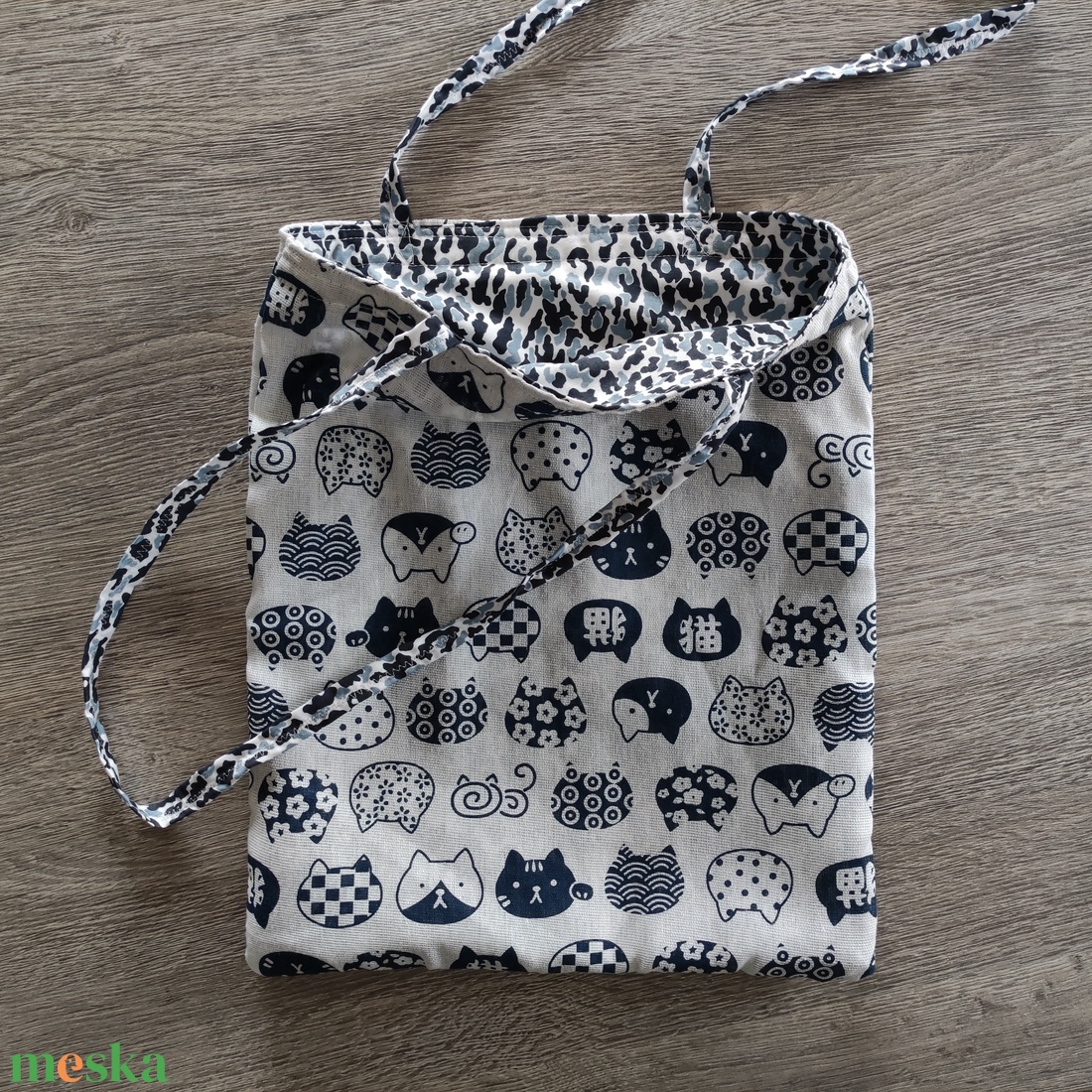 2in1 ki-be fordíthatós 2 féle mintás cicás válltáska, mintás pánttal - táska & tok - bevásárlás & shopper táska - shopper, textiltáska, szatyor - Meska.hu 2in1 ki-be fordíthatós 2 féle mintás cicás válltáska, mintás pánttal - táska & tok - bevásárlás & shopper táska - shopper, textiltáska, szatyor - Meska.hu