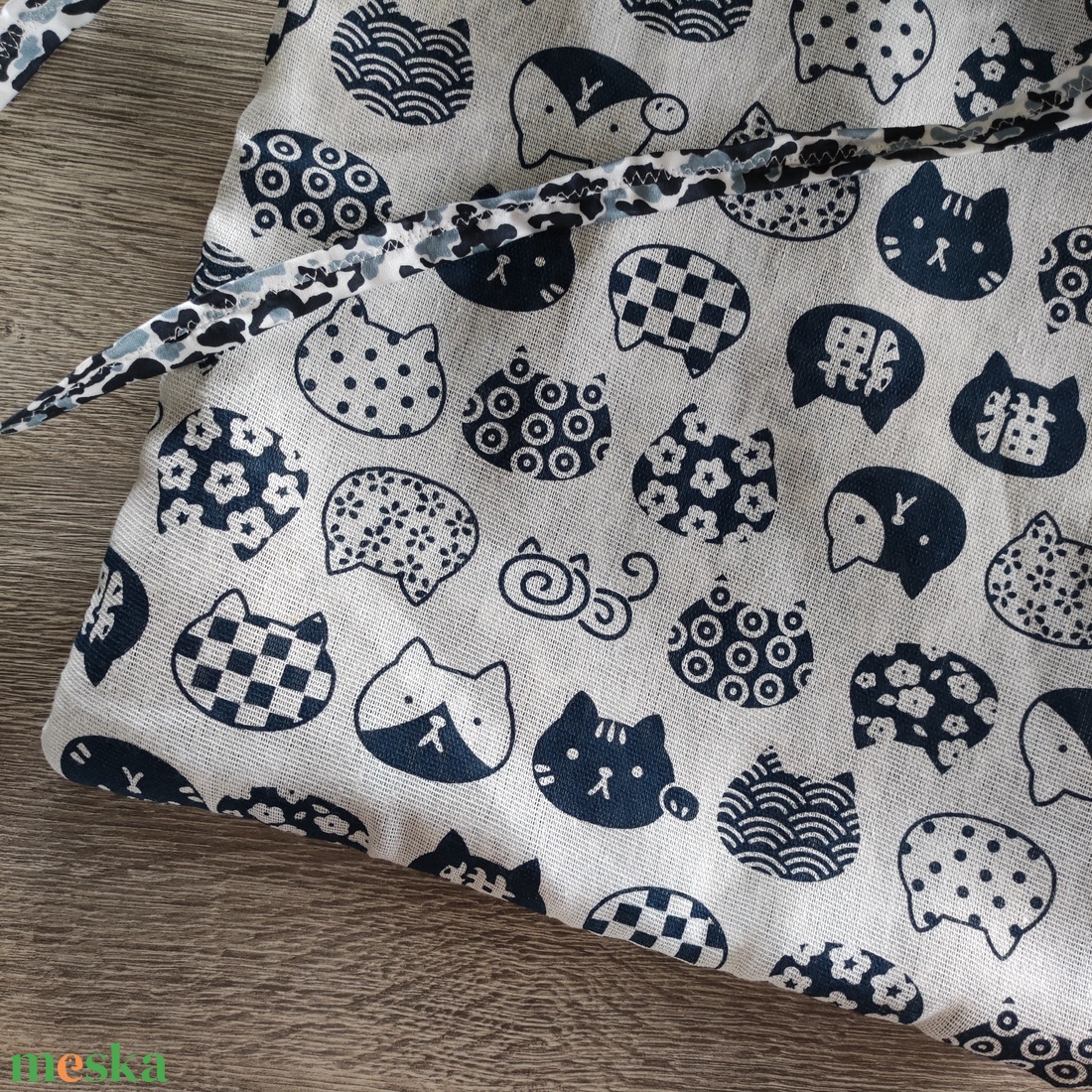 2in1 ki-be fordíthatós 2 féle mintás cicás válltáska, mintás pánttal - táska & tok - bevásárlás & shopper táska - shopper, textiltáska, szatyor - Meska.hu 2in1 ki-be fordíthatós 2 féle mintás cicás válltáska, mintás pánttal - táska & tok - bevásárlás & shopper táska - shopper, textiltáska, szatyor - Meska.hu