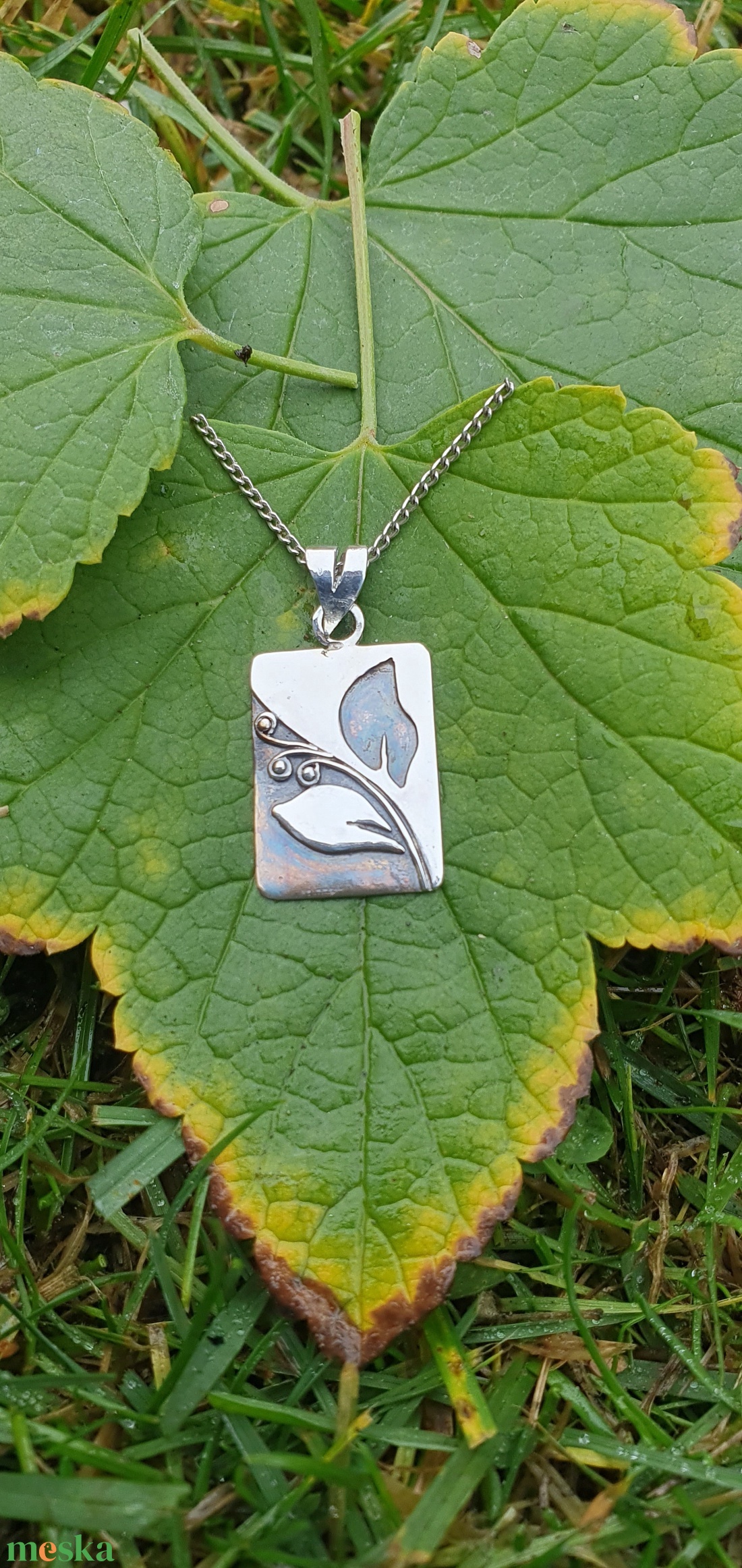 Füveskönyv - Virágos, leveles 925-ös finomságú ezüst medál  - ékszer - nyaklánc - medál - Meska.hu