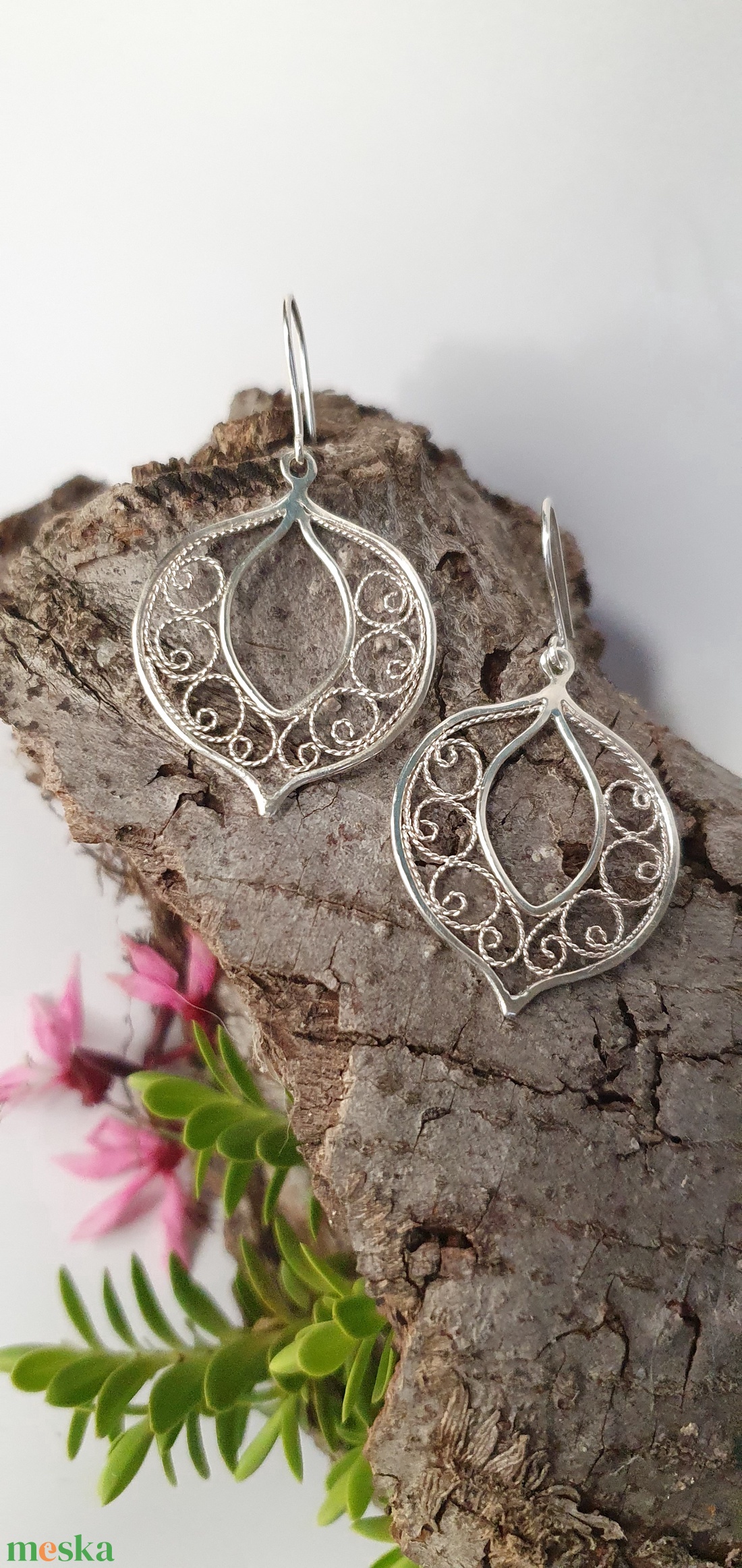 Csipke filigrán fülbevaló 925 finomságú -sterling- ezüstből - ékszer - fülbevaló - lógó fülbevaló - Meska.hu