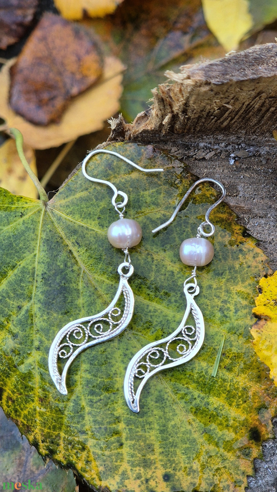 Csipke filigrán fülbevaló 925 finomságú -sterling- ezüstből, édesvízi tenyésztett gyönggyel - ékszer - fülbevaló - lógó fülbevaló - Meska.hu