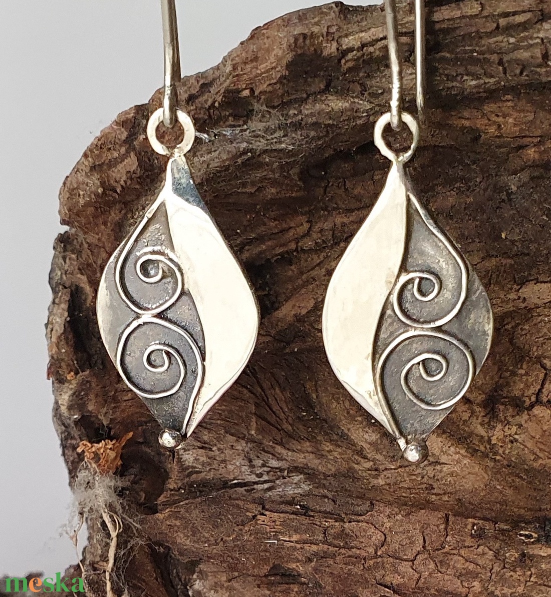 Harmatcsepp - antikolt ezüst fülbevaló 925 finomságú -sterling- ezüstből - ékszer - fülbevaló - lógó fülbevaló - Meska.hu
