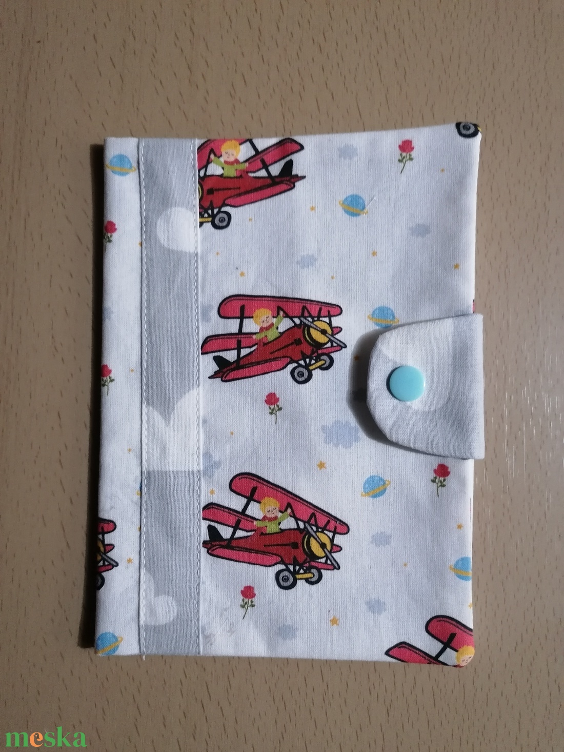 Textil egészségügyi kiskönyv borító - Kis Herceg repülőn - otthon & életmód - papír, írószer - egészségügyi kiskönyv borító - Meska.hu Textil egészségügyi kiskönyv borító - Kis Herceg repülőn - otthon & életmód - papír, írószer - egészségügyi kiskönyv borító - Meska.hu