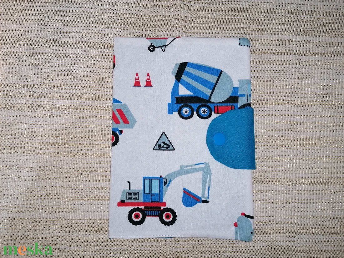 Textil egészségügyi kiskönyv borító - munkagép 2 - otthon & életmód - papír, írószer - egészségügyi kiskönyv borító - Meska.hu