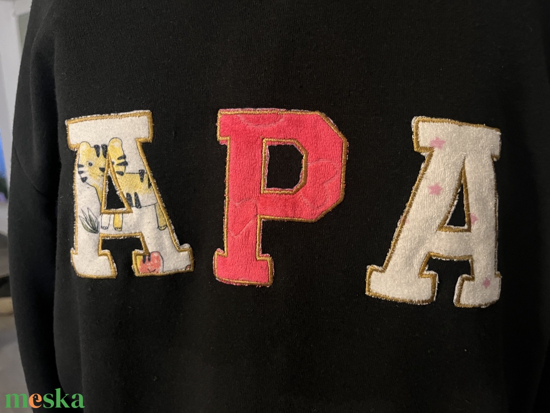 Emlék pulóver � egyedi, névre szóló applikált betűkkel, szeretteink ruháiból - ruha & divat - férfi ruha - férfi pulóver - Meska.hu