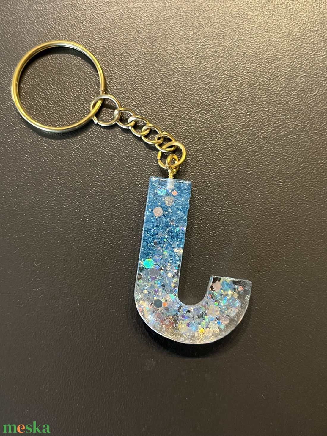 Egyedi gyanta betű-J - táska & tok - kulcstartó & táskadísz - kulcstartó - Meska.hu