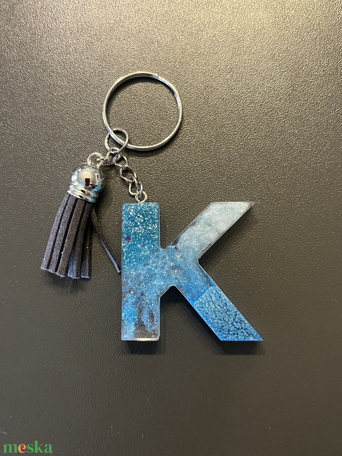 Egyedi gyanta betű-K - táska & tok - kulcstartó & táskadísz - kulcstartó - Meska.hu