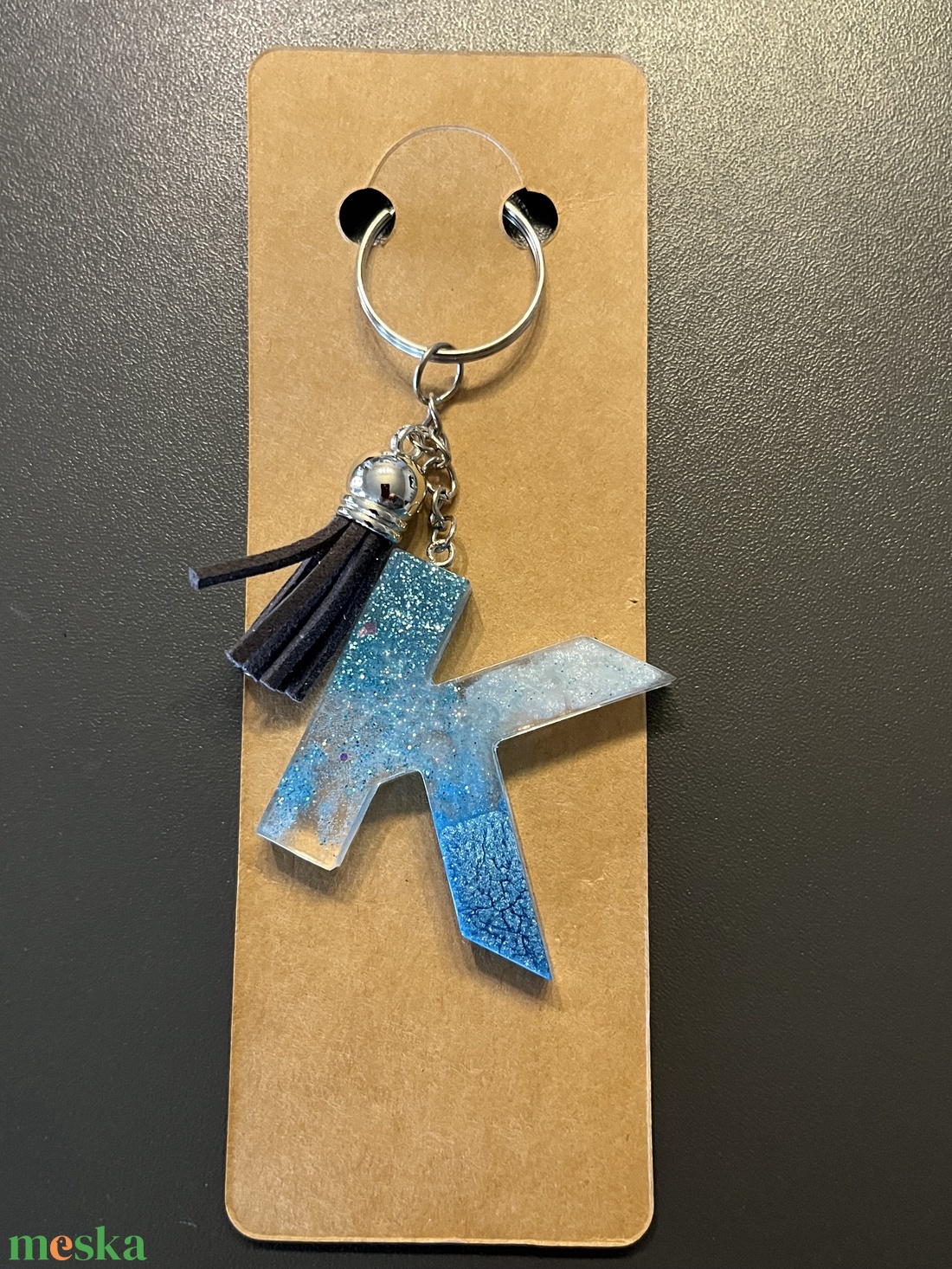 Egyedi gyanta betű-K - táska & tok - kulcstartó & táskadísz - kulcstartó - Meska.hu