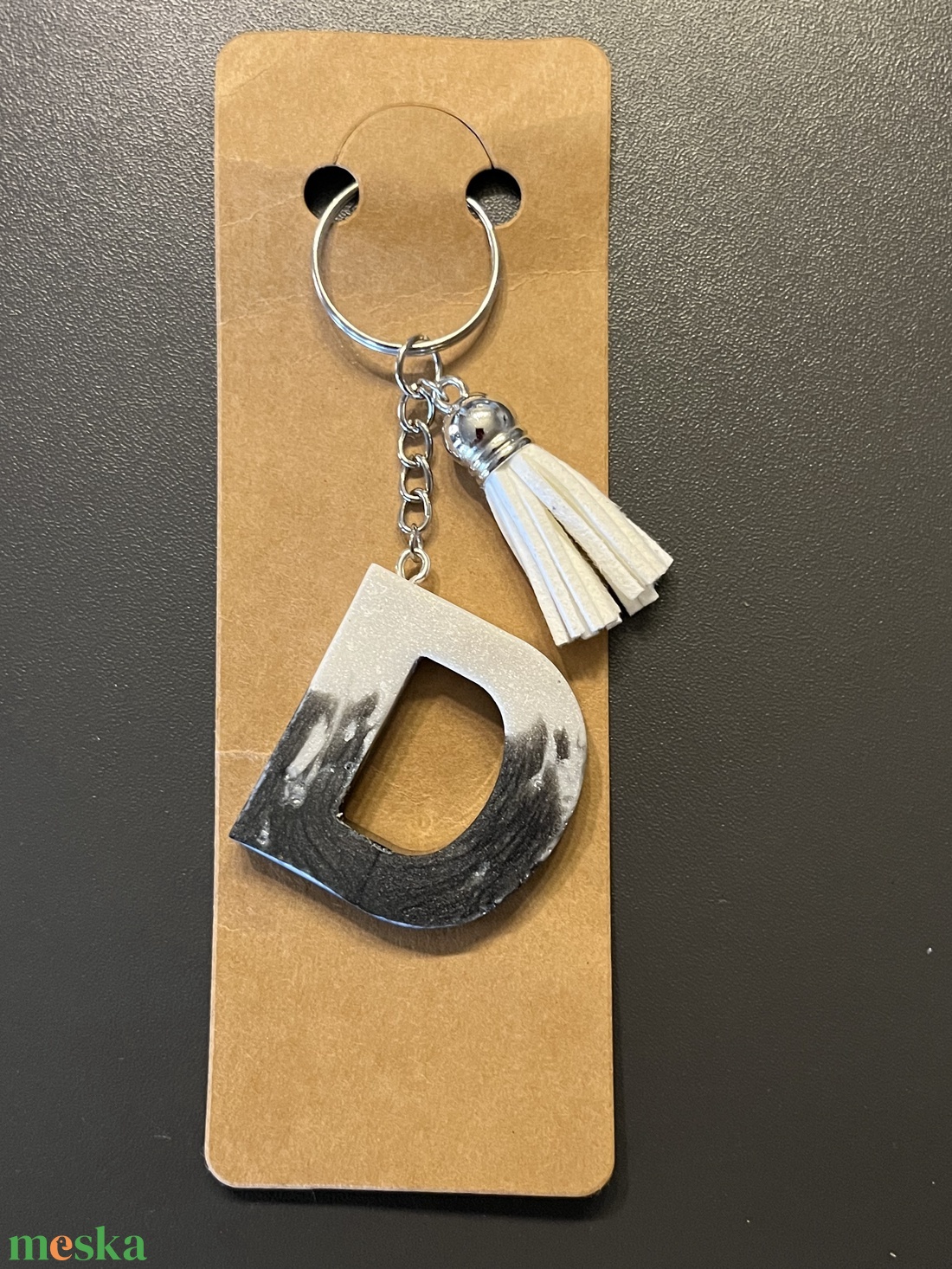 Egyedi gyanta betű-D - táska & tok - kulcstartó & táskadísz - kulcstartó - Meska.hu