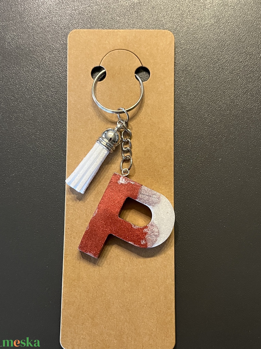 Egyedi gyanta betű-P - táska & tok - kulcstartó & táskadísz - kulcstartó - Meska.hu