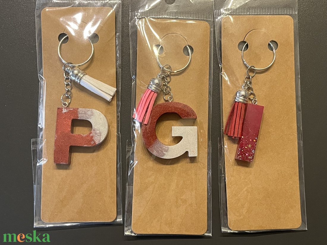 Egyedi gyanta betű-G - táska & tok - kulcstartó & táskadísz - kulcstartó - Meska.hu