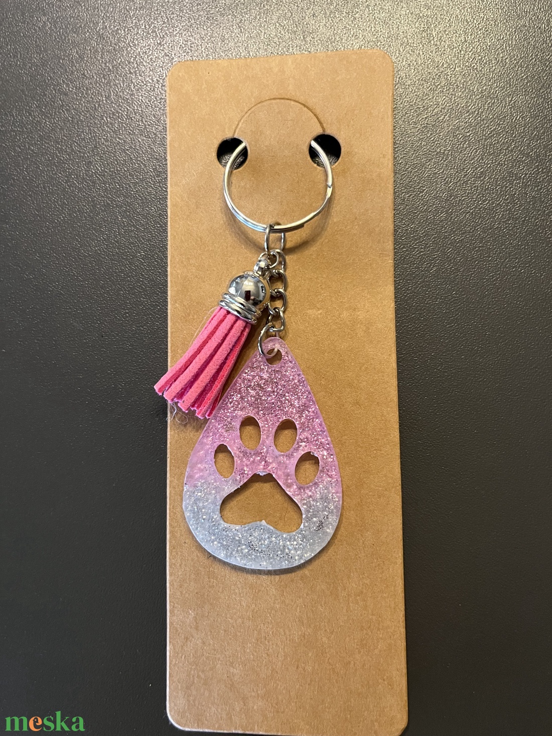 Egyedi gyanta betű-tappancs - táska & tok - kulcstartó & táskadísz - kulcstartó - Meska.hu