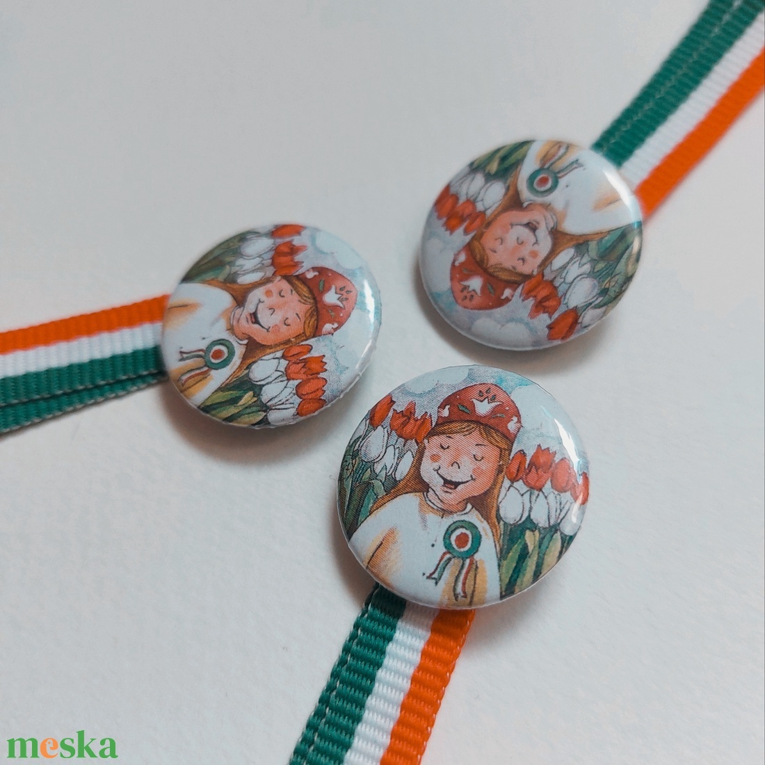 Lányos kokárda - ékszer - kitűző és bross - kitűző - Meska.hu Lányos kokárda - ékszer - kitűző és bross - kitűző - Meska.hu
