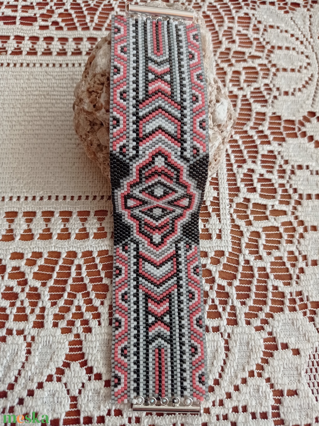 Űrodüsszeia egyes - ékszer - karkötő - gyöngyös karkötő - Meska.hu Űrodüsszeia egyes - ékszer - karkötő - gyöngyös karkötő - Meska.hu