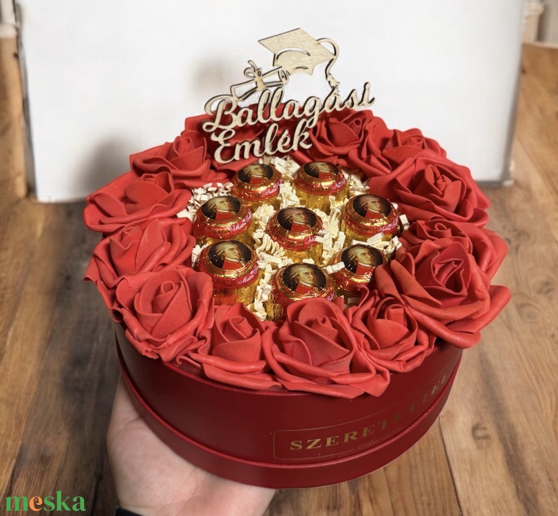 Ballagási box - Ballagási emlék - otthon & életmód - dekoráció - virágdísz és tartó - csokor & virágdísz - Meska.hu Ballagási box - Ballagási emlék - otthon & életmód - dekoráció - virágdísz és tartó - csokor & virágdísz - Meska.hu