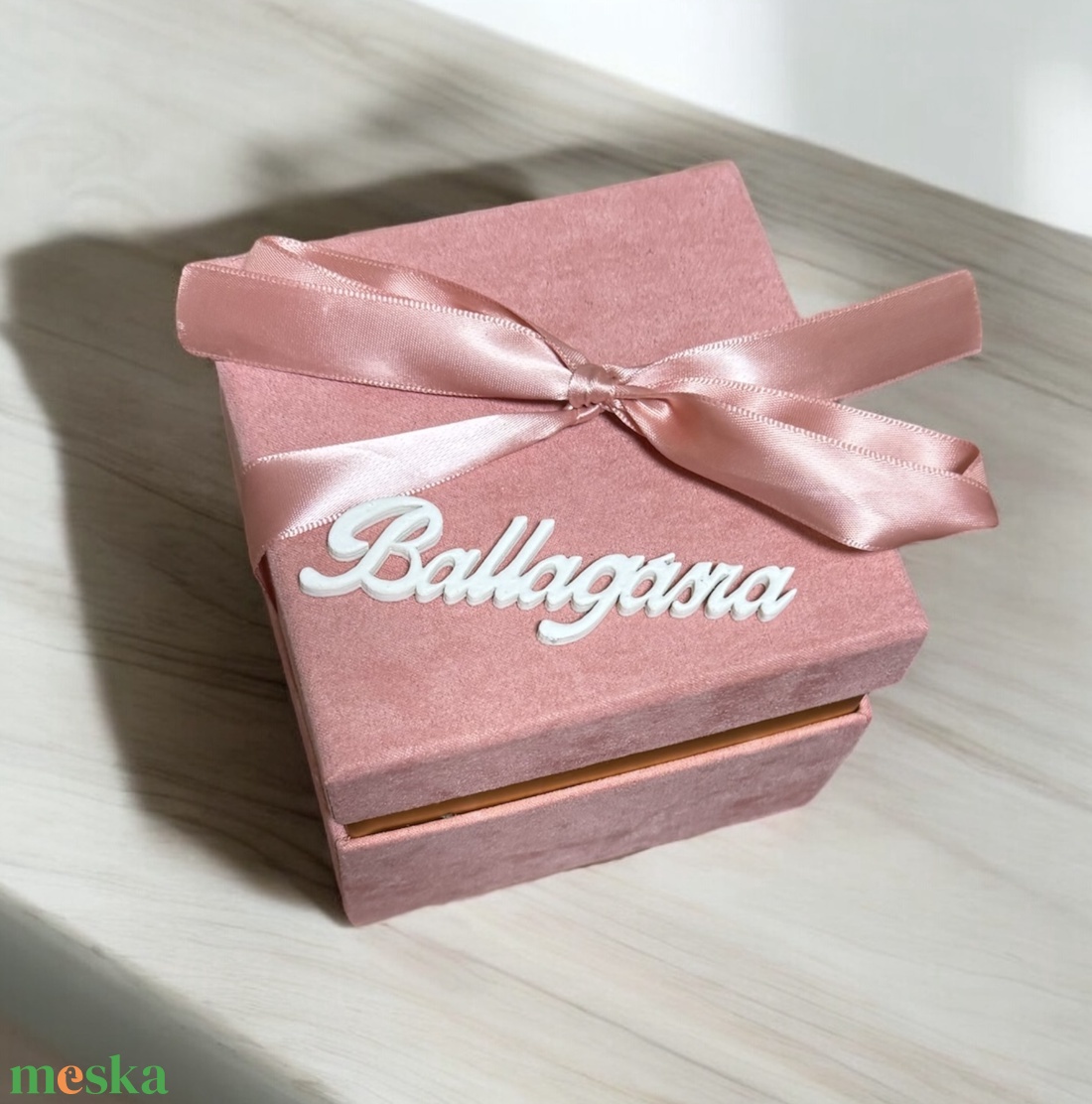Ballagási box - szappanrózsával - otthon & életmód - dekoráció - virágdísz és tartó - csokor & virágdísz - Meska.hu Ballagási box - szappanrózsával - otthon & életmód - dekoráció - virágdísz és tartó - csokor & virágdísz - Meska.hu