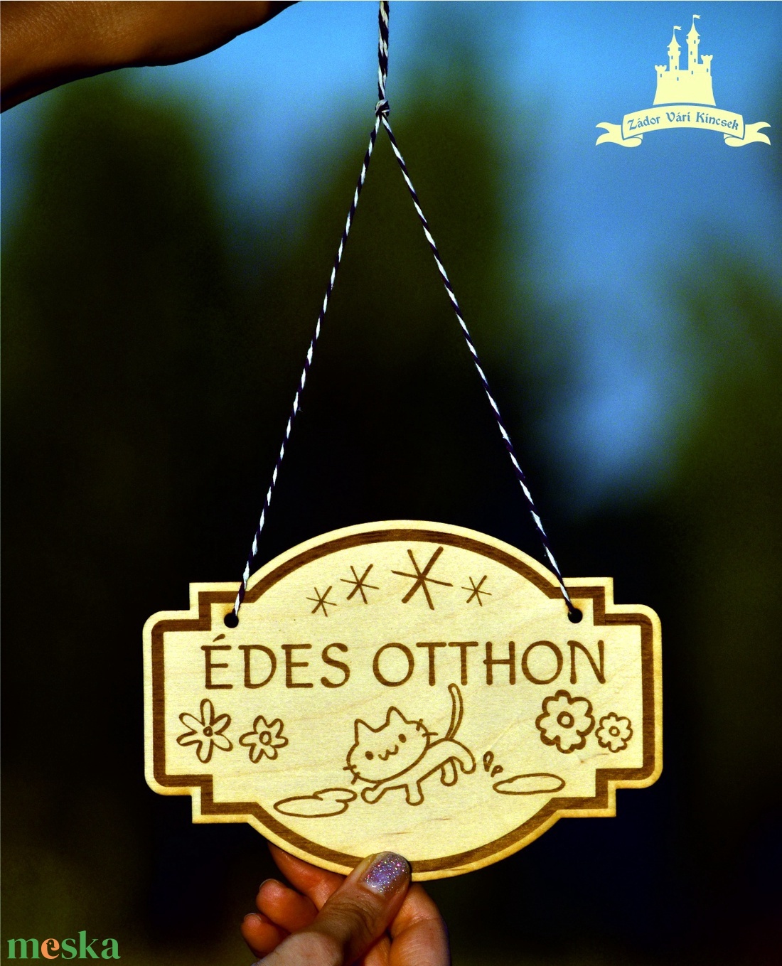 Cicás Édes Otthon üdvözlő tábla fából - otthon & életmód - dekoráció - ajtó- és ablak dekoráció - ajtódísz & kopogtató - Meska.hu