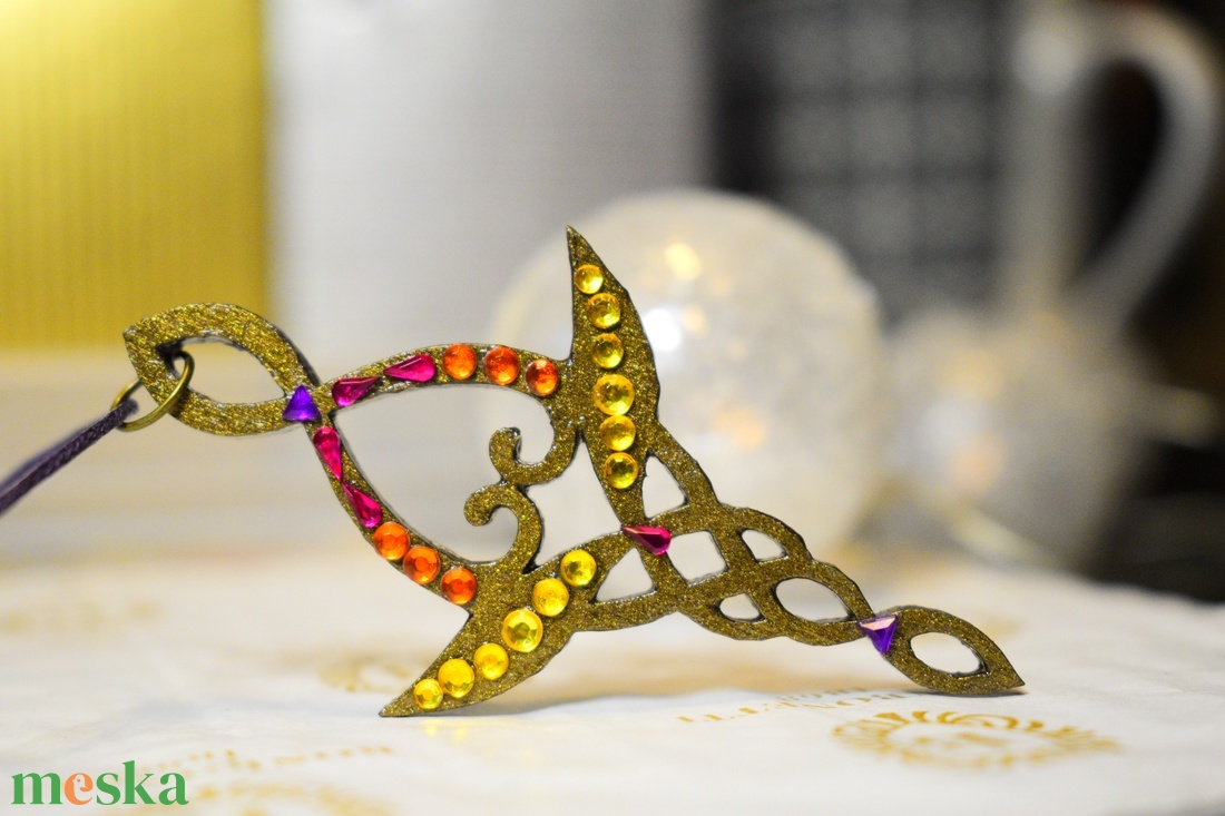 Antik arany tünde nyaklánc fából - ékszer - nyaklánc - medálos nyaklánc - Meska.hu