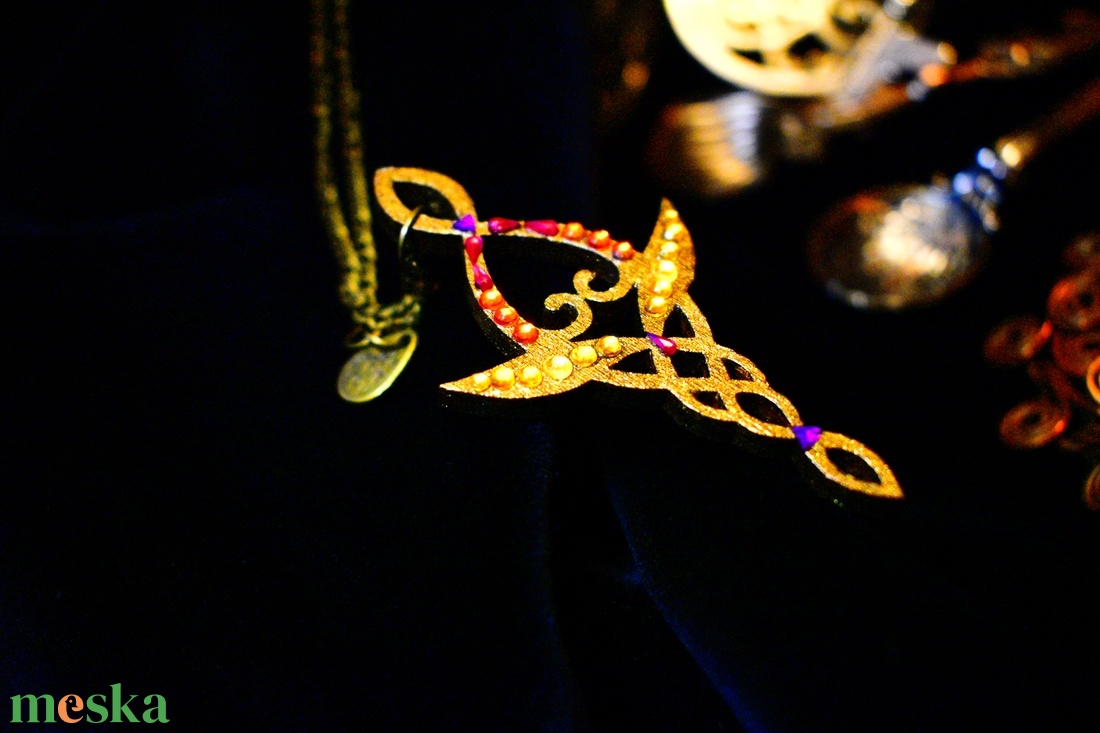 Antik arany tünde nyaklánc fából - ékszer - nyaklánc - medálos nyaklánc - Meska.hu