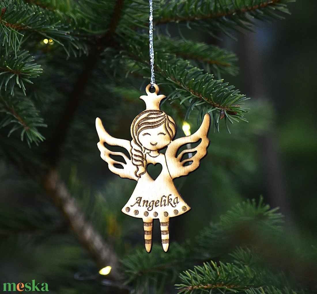 Angyalkás fa karácsony fa dísz név gravírozással - karácsony - karácsonyi lakásdekoráció - karácsonyfadíszek - Meska.hu