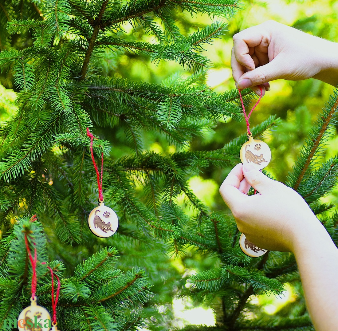 Cicás fa karácsonyfa díszek - karácsony - karácsonyi lakásdekoráció - karácsonyfadíszek - Meska.hu