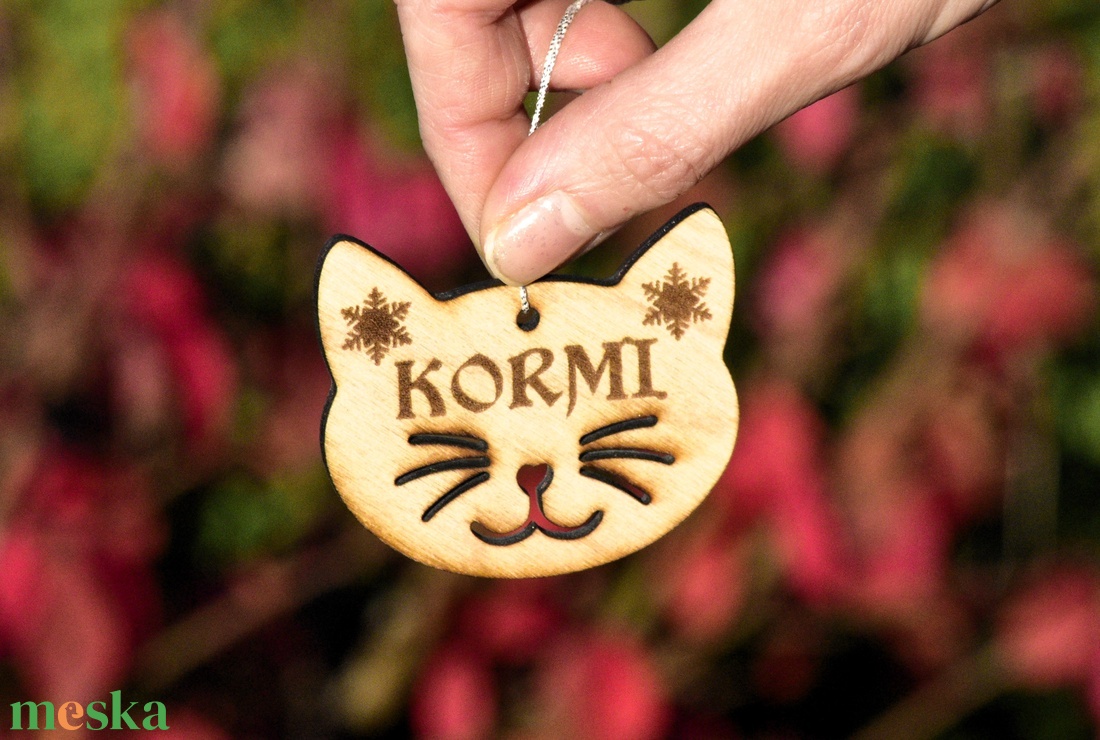 Cicás gazdiknak fa karácsonyfa dísz név gravírozással - karácsony - karácsonyi lakásdekoráció - karácsonyfadíszek - Meska.hu