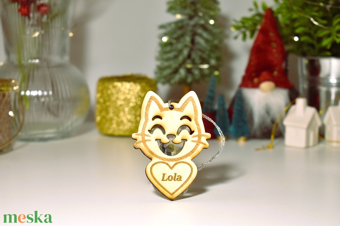 Cicás fa karácsonyfa dísz név gravírozással - karácsony - karácsonyi lakásdekoráció - karácsonyfadíszek - Meska.hu