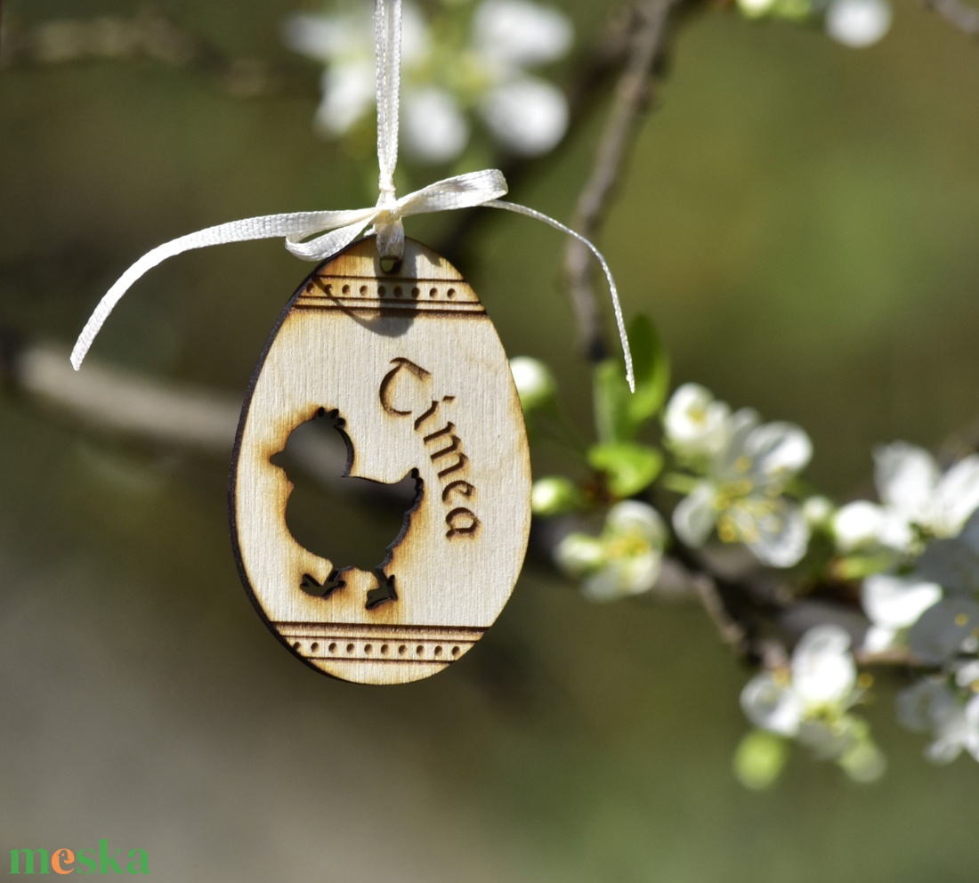 Csibés fa tojás dísz, tojásfára, név gravírozással - ünnepi díszek, dekorációk - húsvéti díszek és dekorációk - húsvéti tojásfadíszek - Meska.hu